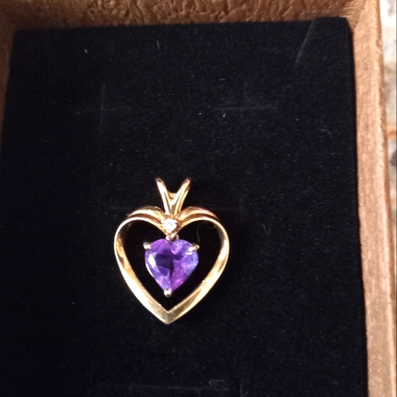 Jewelry - Vintage 10k Gold & Amethyst Heart Pendant.
